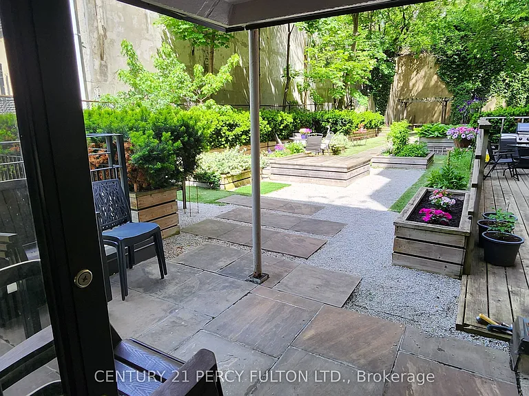 22 Woodlawn Ave E #405 — Photo 12