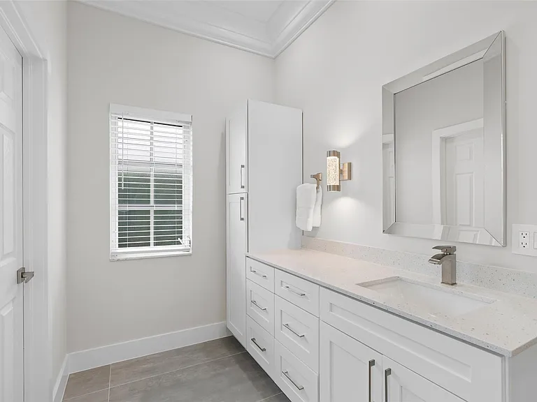 9010 Gardens Glen Cir — Photo 11