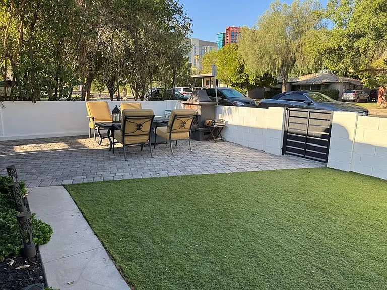 934 S Maple Ave — Photo 3
