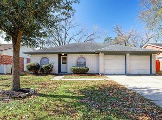 8807 Twisting Vine Ln, Houston, TX 77040