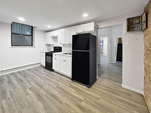 5th image of 81 Romaine Ave