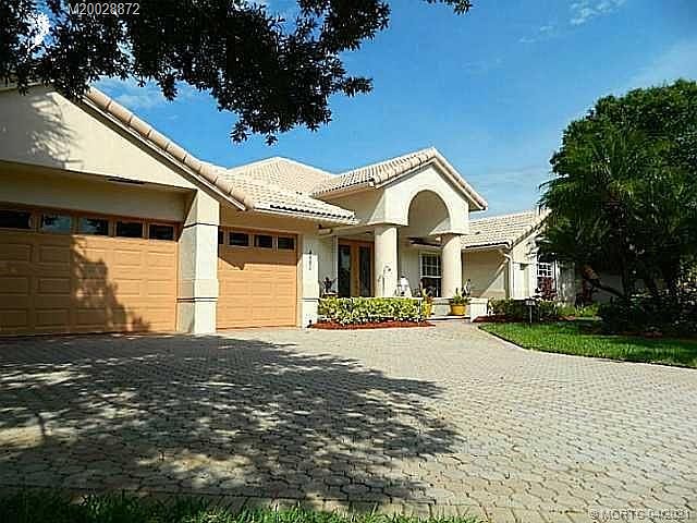 1st image of 4881 SW Golfside Dr