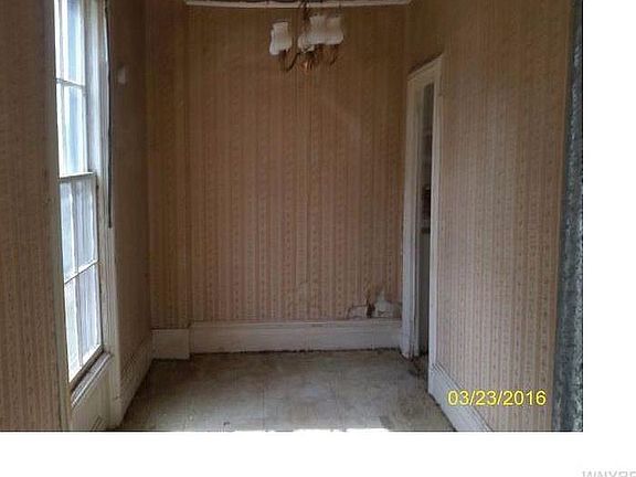 3rd image of 388 Buffalo St