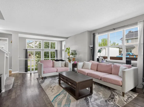9847 220th St NW, Edmonton, AB T5T 4M3