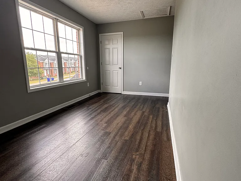 292 Audley Ave #B — Photo 15