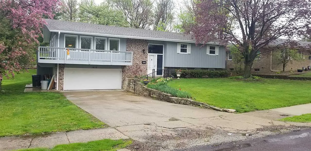 1613 Summit Dr photo 1