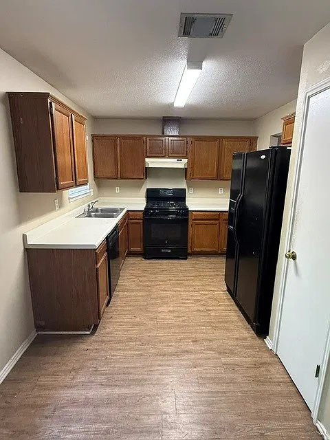 Beautiful 3 bedroom, 2 bath one story in Austin! — Photo 2