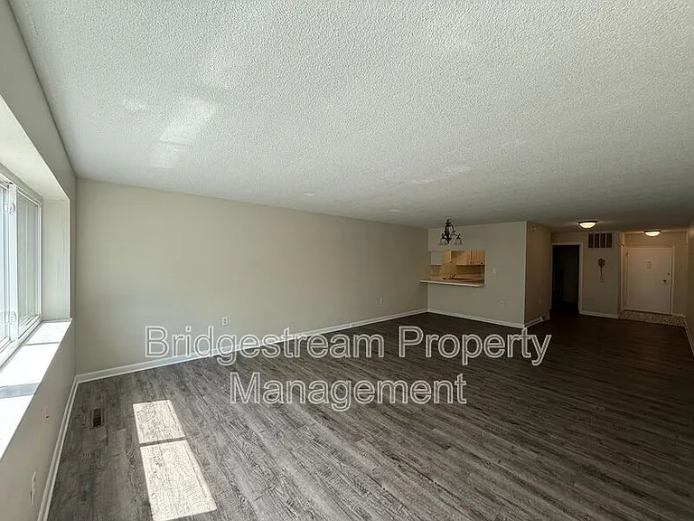 519 Heather Dr #1C — Photo 3