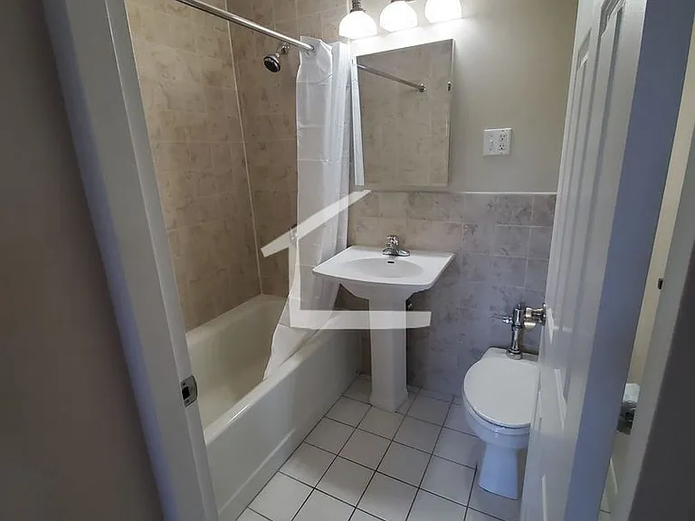 11B Camelot Ct #4A — Photo 9