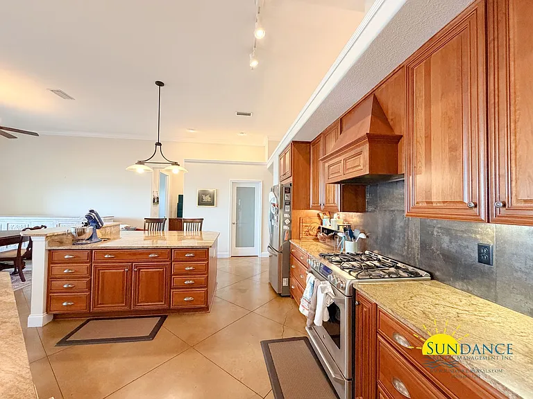 249 Beachview Dr — Photo 10