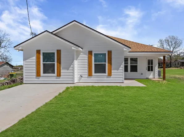 204 N Wiebusch St, Riesel, TX 76682