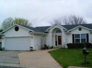 536 Stratford Ct, Fort Atkinson, WI 53538