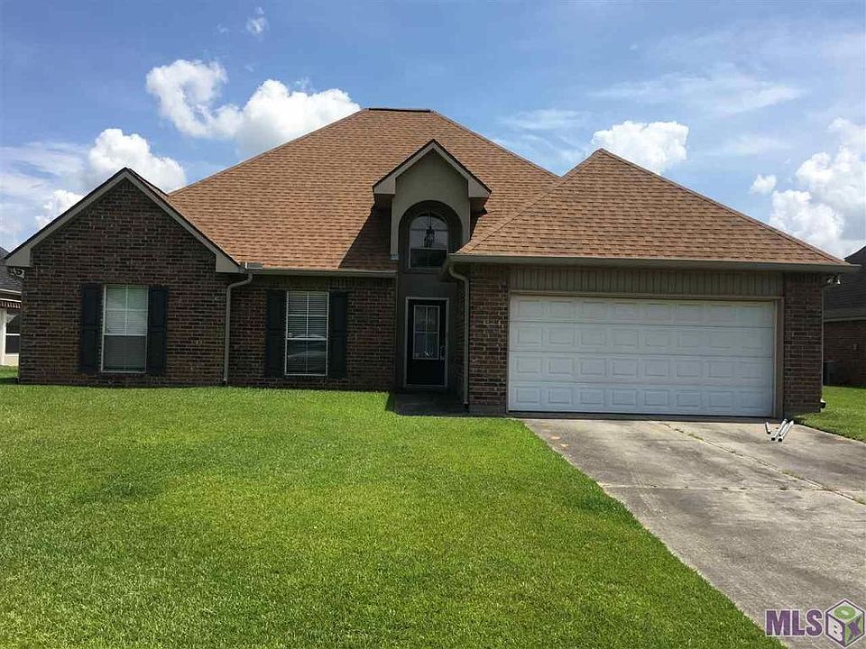 1st image of 40392 Hawthorne Dr