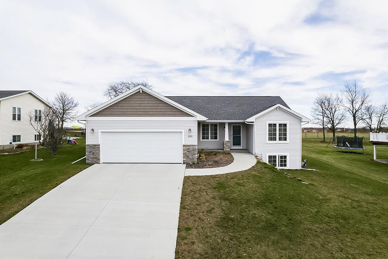525 East St, Clinton, WI 53525 Zillow