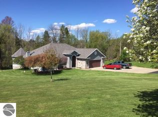 1714 Woodcreek Dr, West Branch, MI 48661