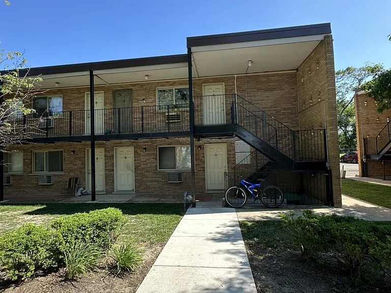 8504 N Waukegan Rd #3 — Photo 3
