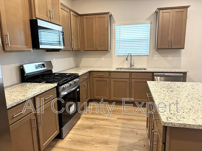 273 Bloomfield Cir — Photo 9