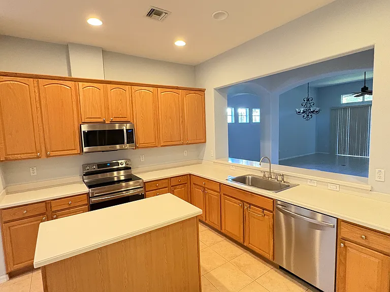 9741 Las Casas Dr — Photo 6