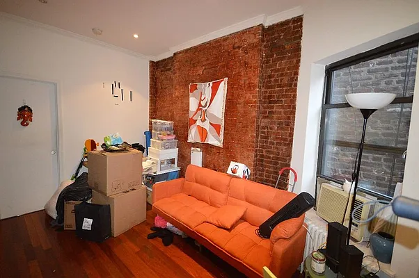 Rented by Universal Realty Group | media 19