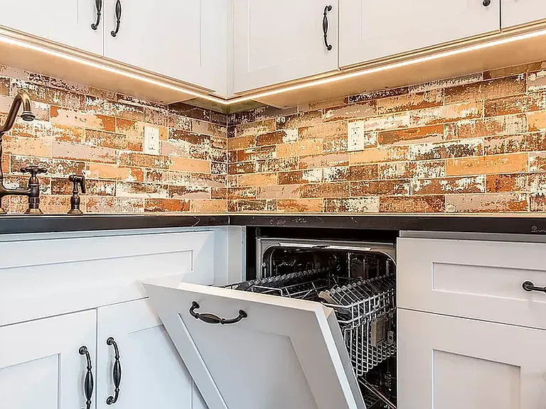 77 Graham Ave #2M — Photo 4
