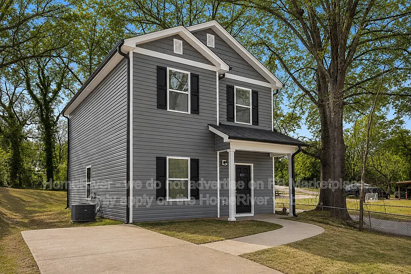3 bed, 2.5 bath, 1420 sqft, $1,750 — Photo 1