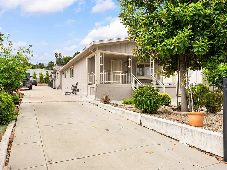6190 Mesa Ave — Photo 2