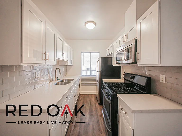 5128 De Longpre Ave #16 — Photo 6