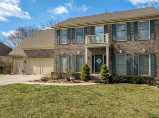 2308 SW Waterfall Dr, Lees Summit, MO 64081