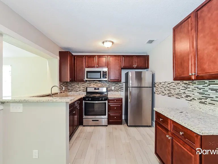 303 S Edgemon Ave — Photo 3