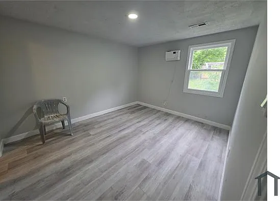 2504 Collier St — Photo 14