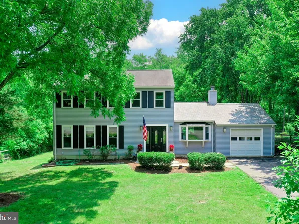 2333 Bedfordshire Cir, Reston, VA 20191