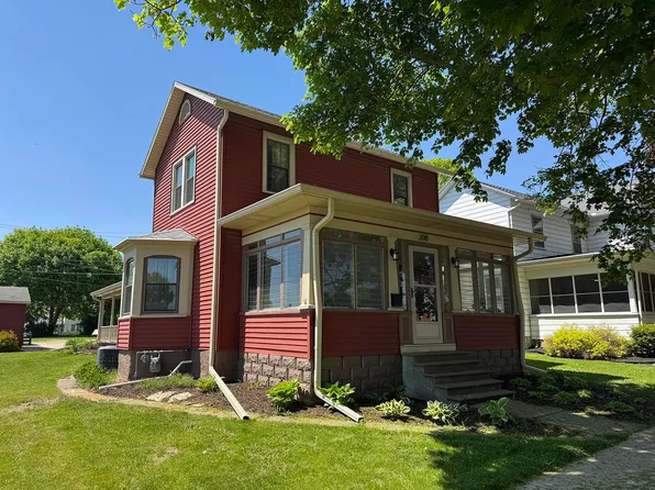 208 S Broad St, Lanark, IL 61046