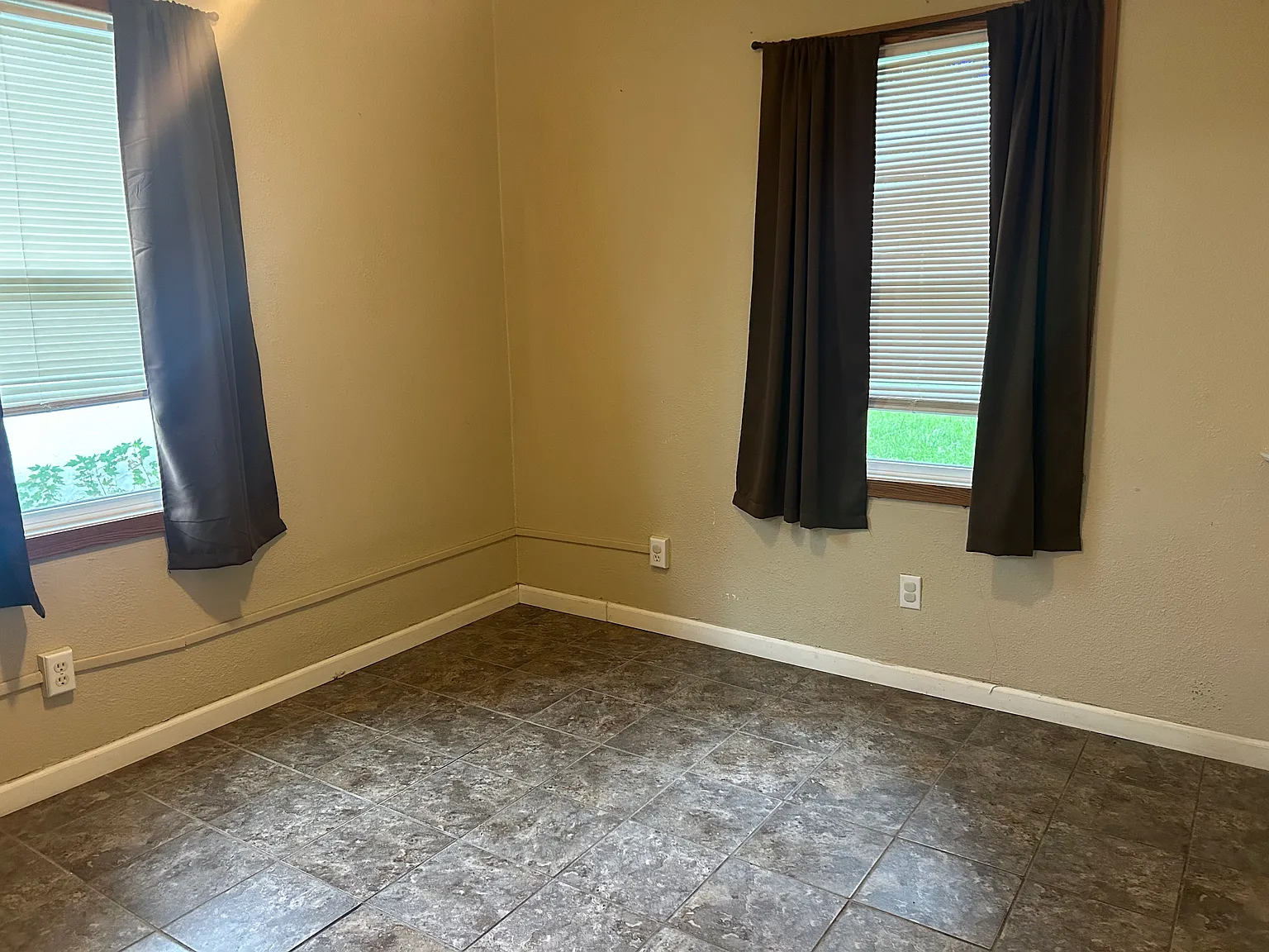 2 bed, 900 sqft, $1,200 — Photo 3