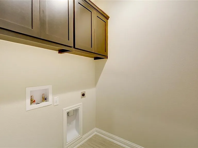 13800 Lyndhurst St #304 — Photo 22