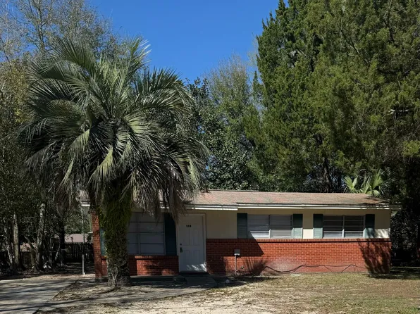 202 Spencer Dr, Fort Walton Beach, FL 32547