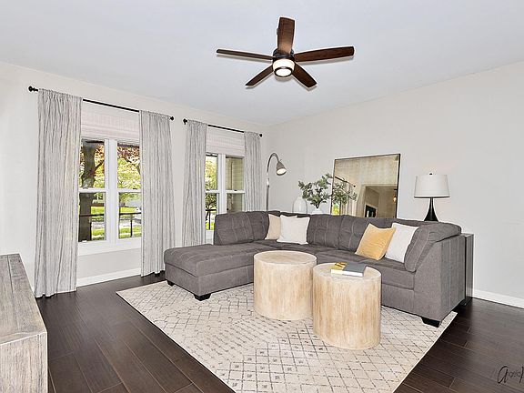3rd image of 1255 Thomas Dr Unit 1255