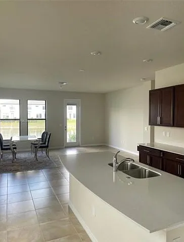 2163 S Appleton Cir S — Photo 2