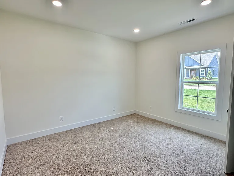 520 Cottage Way — Photo 10