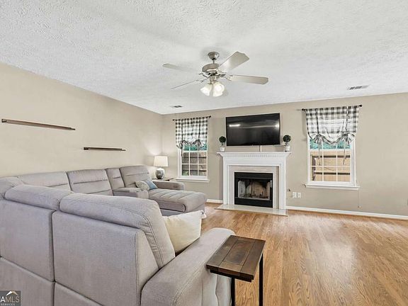 4th image of 313 Westminster Dr