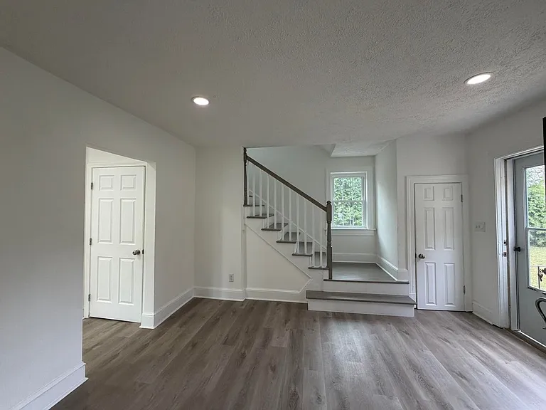 139 Lee Ave NE — Photo 7