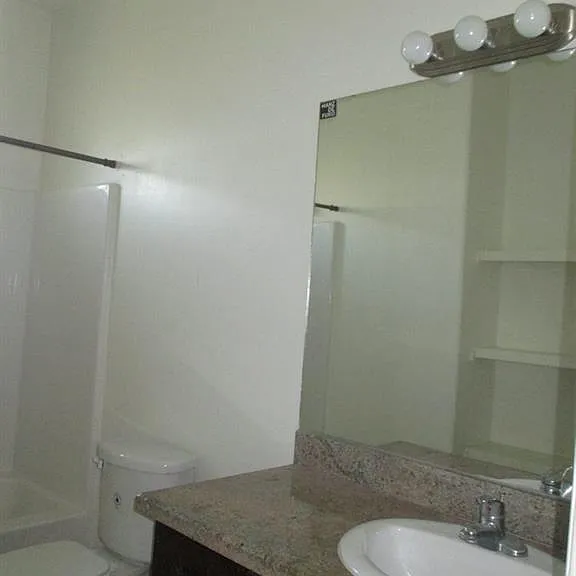 2507 E Franklin Ave #C — Photo 6