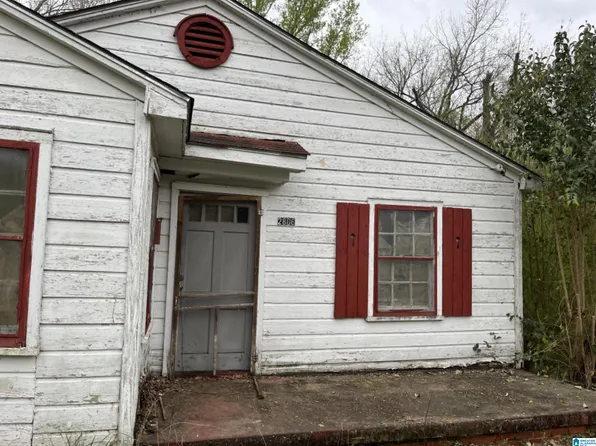 2806 Wake Forest Dr, Tuskegee Institute, AL 36088