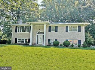 2710 Elsmore St, Fairfax, VA 22031