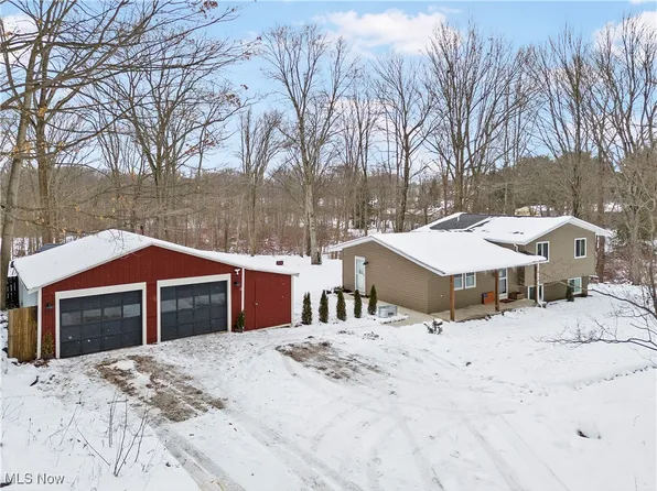 9733 Limeridge Rd, Mantua, OH 44255