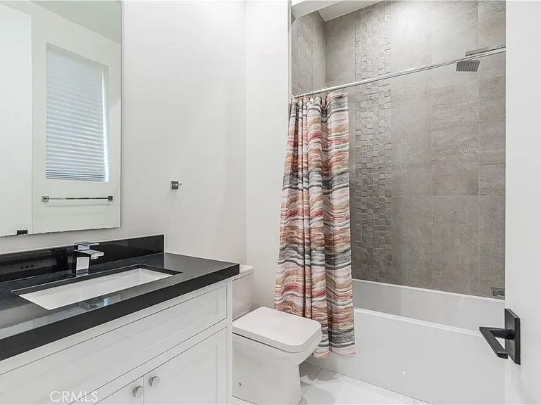 4435 Camellia — Photo 34