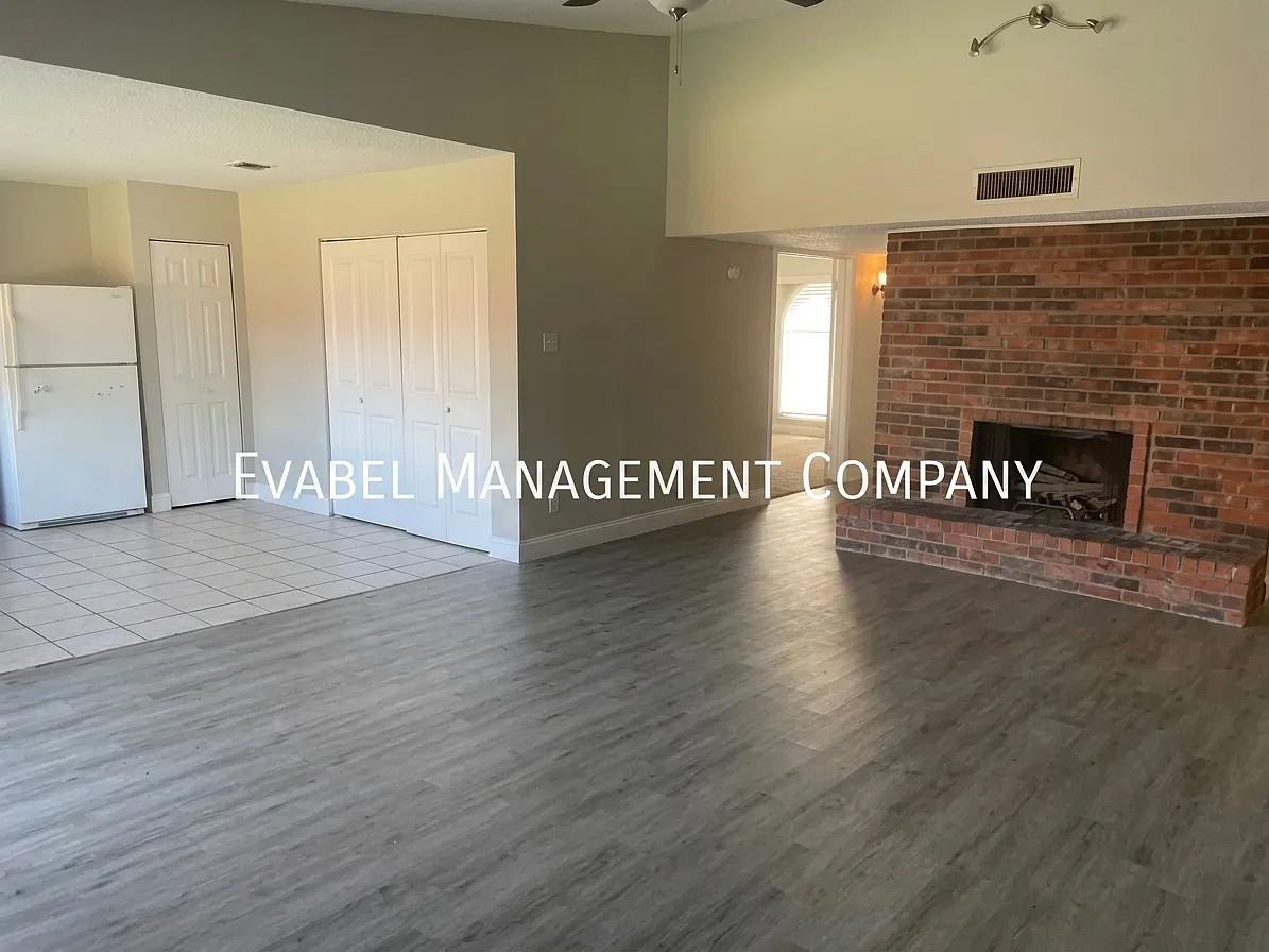 4921 Ashlock Drive — Photo 3