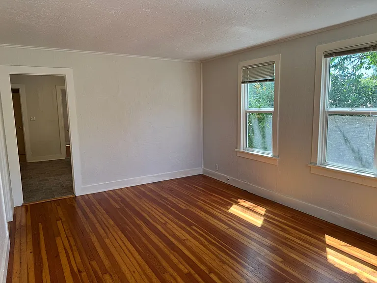 740 W 23rd Ave — Photo 7