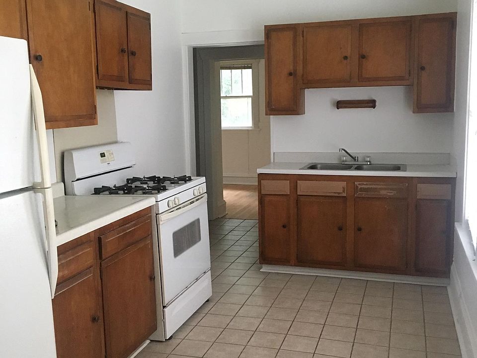 1st image of 1093 23rd Ave SE #1