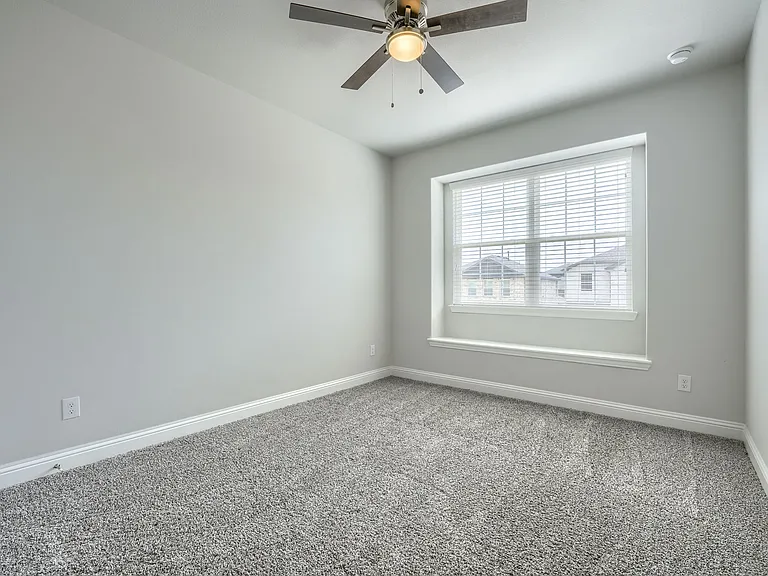 724 Portina Dr — Photo 24