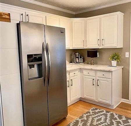 4th image of 3600 Parkbrooke Ln